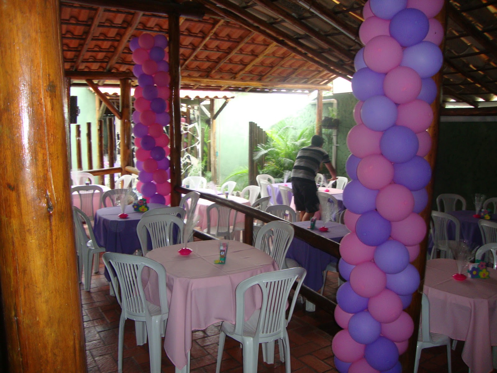 http://4.bp.blogspot.com/_XLIuhncTfGk/TMgDMzSWFJI/AAAAAAAAAAs/9_ORtW3fS9c/s1600/Niver+04+Anos+-+Princesas+027.jpg