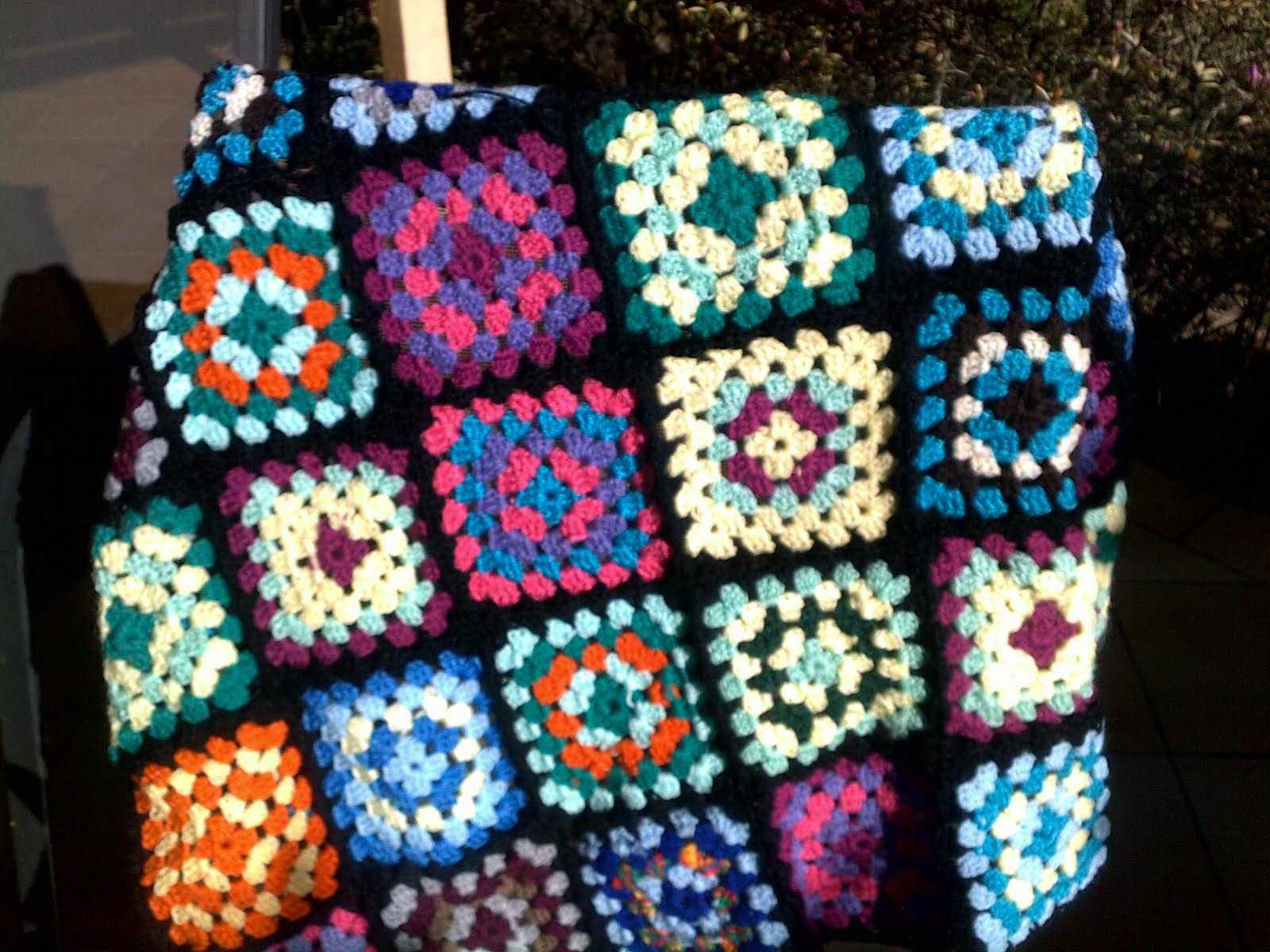 Non-sew Methods for Joining Squares and Ways of Sewing Motifs Together