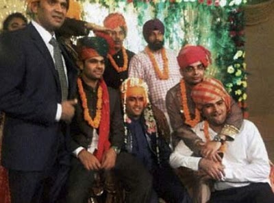 Dhoni Wedding Pictures on Dhoni Marriage Photos  Ms Dhoni S Marriage With Sakshi Rawat Photos