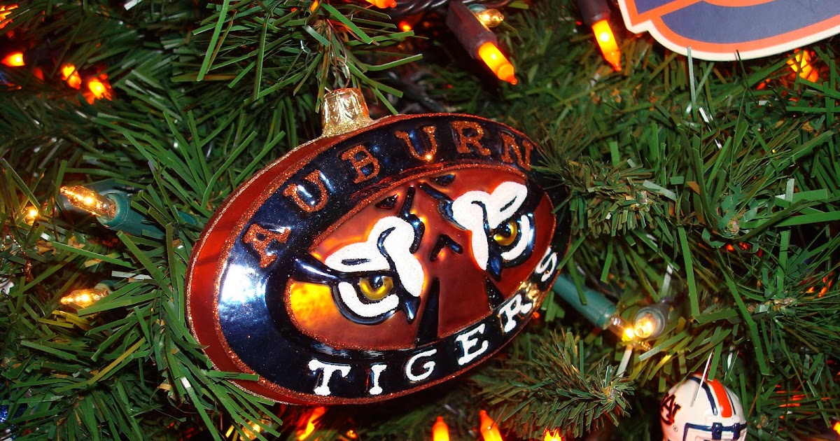 Auburn Christmas Events 2022 Polka Dot Possibilities War Eagle and An Auburn Christmas Tree
