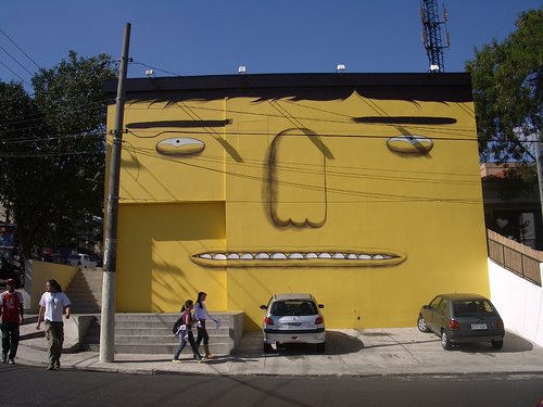 [os-gemeos-street-art1.jpg]