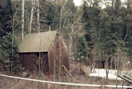 [una_cabin1.jpg]