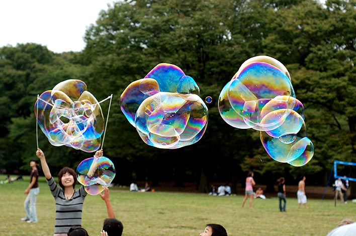 [yoyogi+bubbles.jpg]