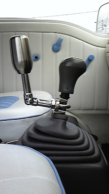 Marquis Art サンバー シフトレバーを後ろに下げる シフトカバー取り外し