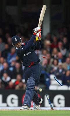 Shah_bowled