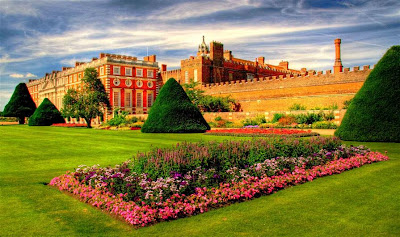 Hampton Court Palace Garden, England Hampton Court Palace Garden, England
