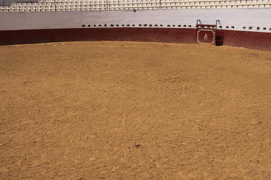 [plazadetoros-R.JPG]