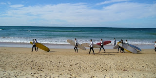 Surfere ved manly Beach, Sydney, Australien