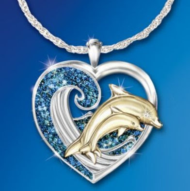 Mother Dolphin Eye Sparkles with Solitaire Diamond Mother Dolphin Eye Sparkles with Solitaire Diamond