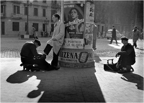 [©Herederos+de+Català-Roca-1.+Colegio+de+Arquitectos+de+Barcelona.jpg]