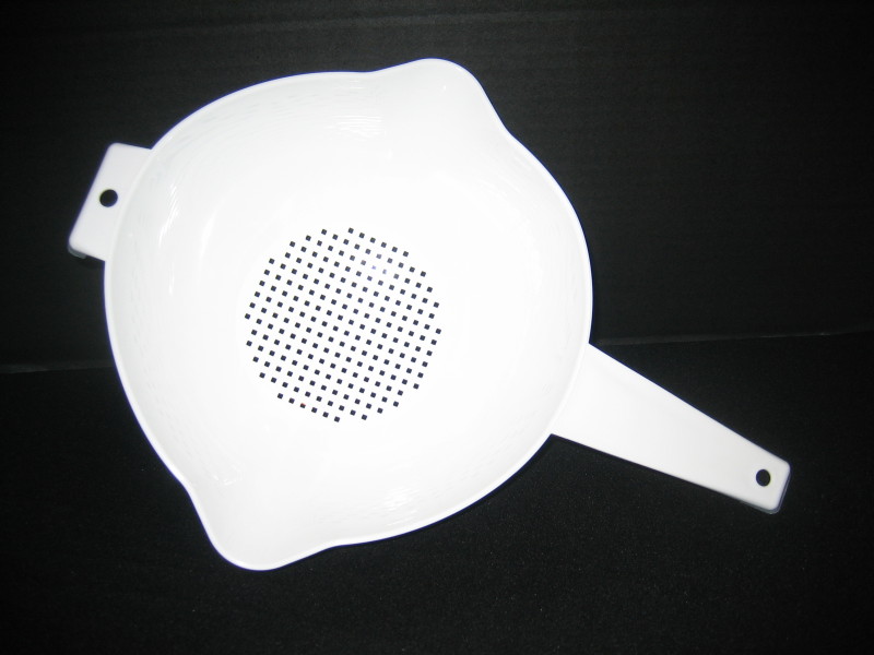 [colander.JPG]
