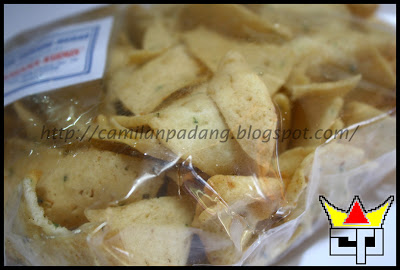 Camilan Padang KUE BAWANG MEDAN (Close Up)