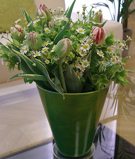 daisies and tulips (onemorehandbag)