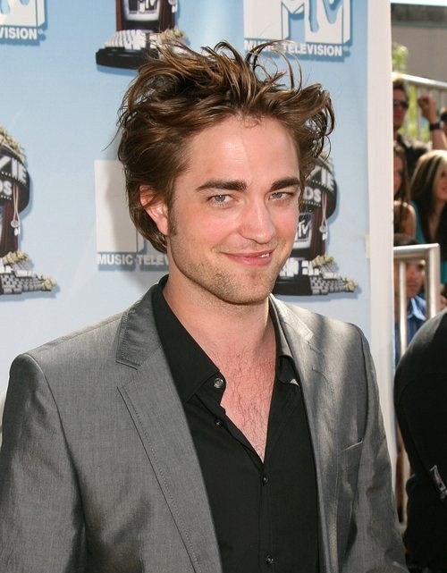 robert pattinson latest pictures. Robert Pattinson Latest Photos