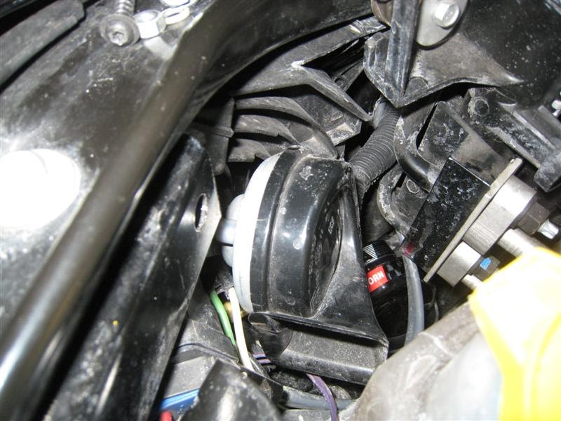 Jim's Projects Installing a PIAA 400hz/500hz Sports Horn on Jeep JK