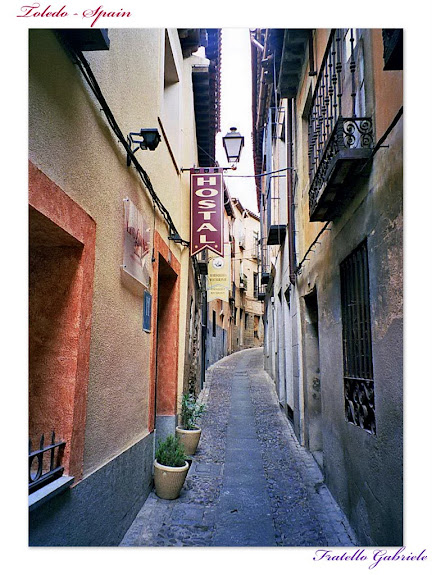 callejuelas de Toledo , Spain