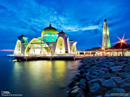 Masjid-Selat-Melaka2.jpg