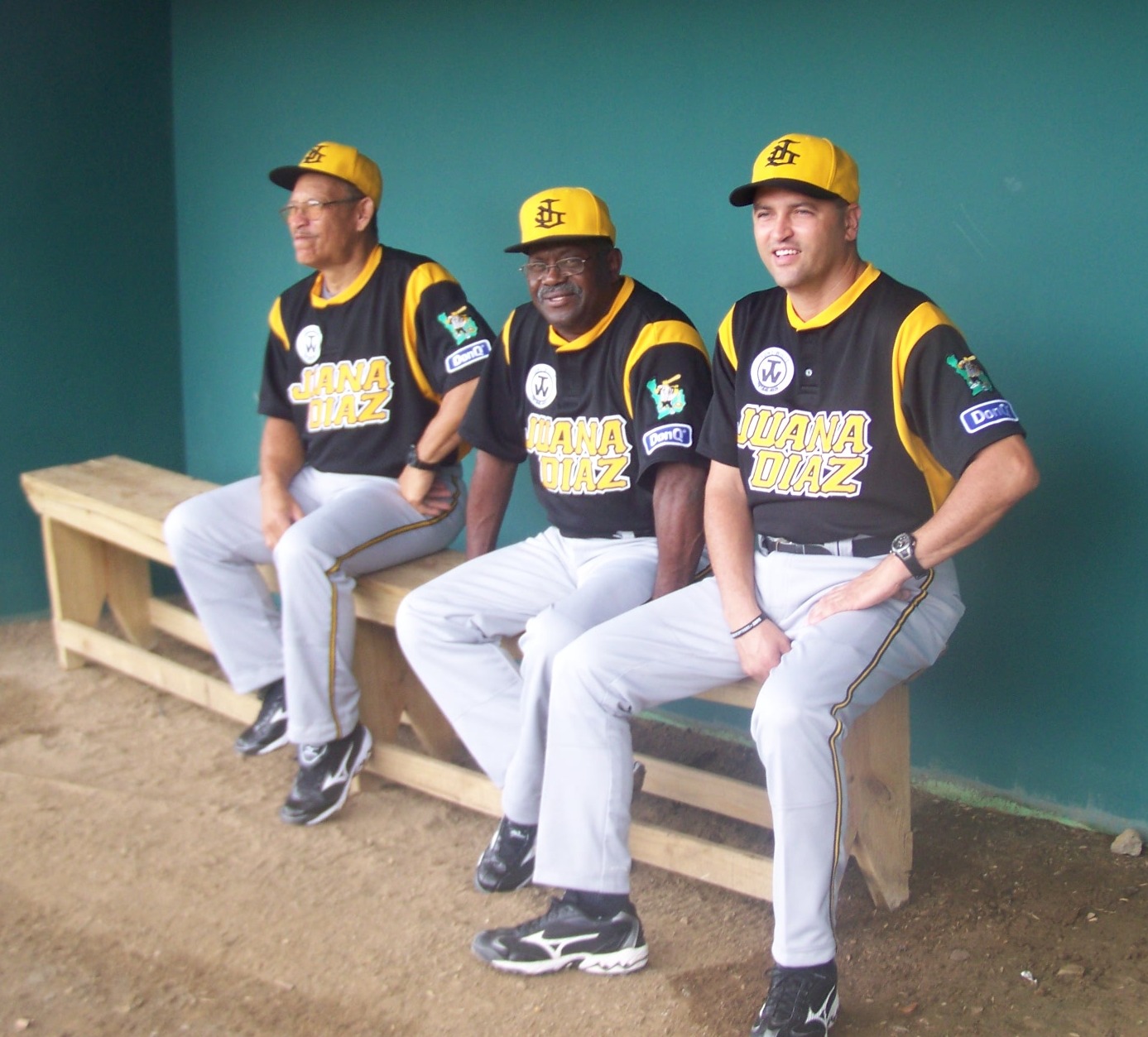 SE PROCLAMAN CAMPEONES LOS MONTAÑESES, POETAS Y CAFETEROS EN EL