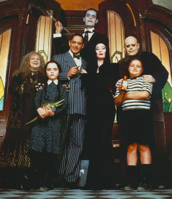 http://4.bp.blogspot.com/_XvCDwE-UNjQ/S6ggZQ5c-nI/AAAAAAAAAYI/P7yKLsJKgwQ/s400/TheAddamsFamily-01.jpg
