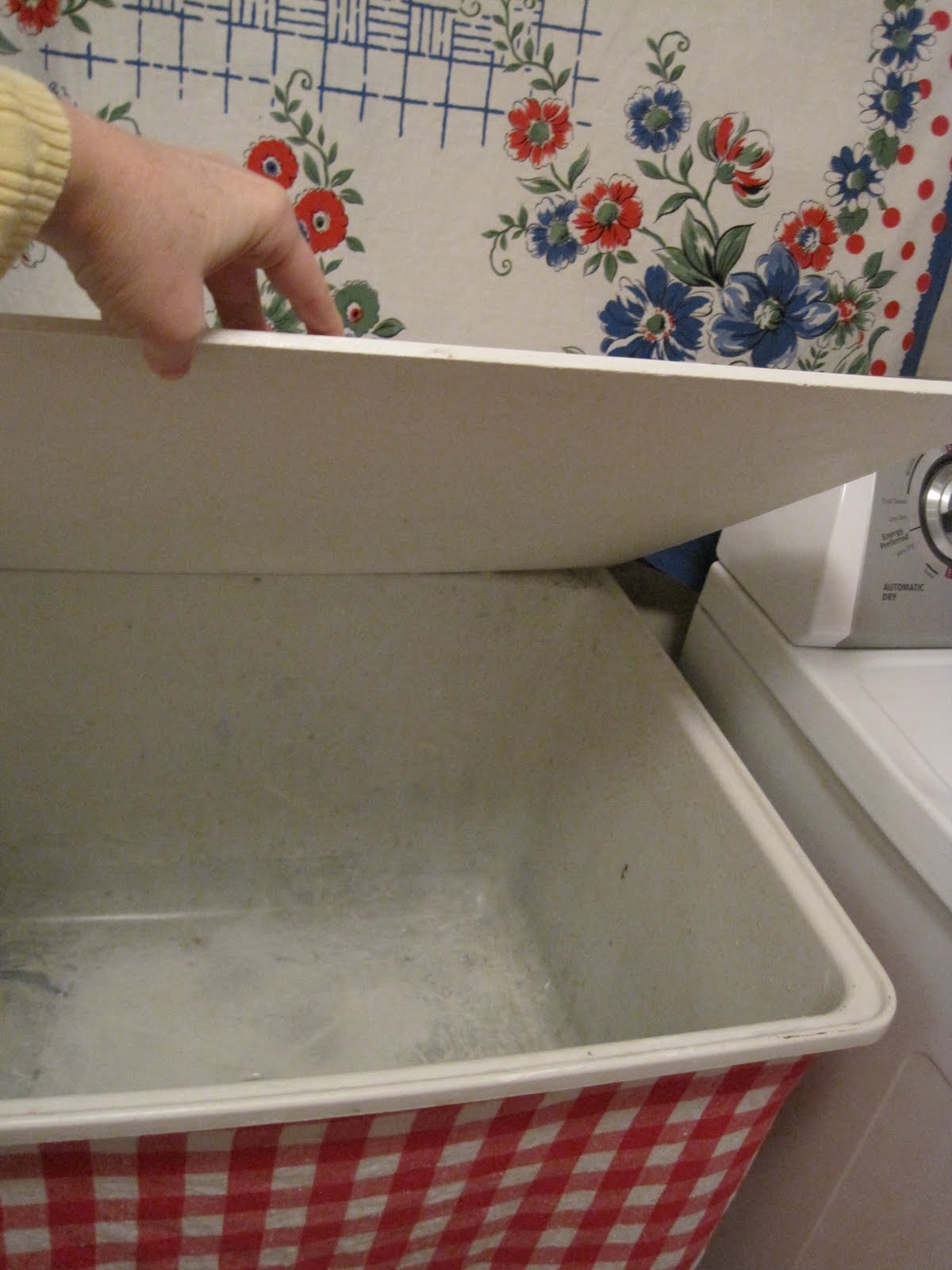 [laundry+room+014.JPG]