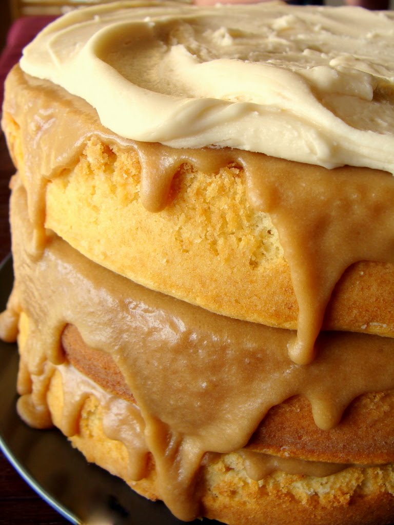 Gooey Caramel Cake Sugar Bananas!