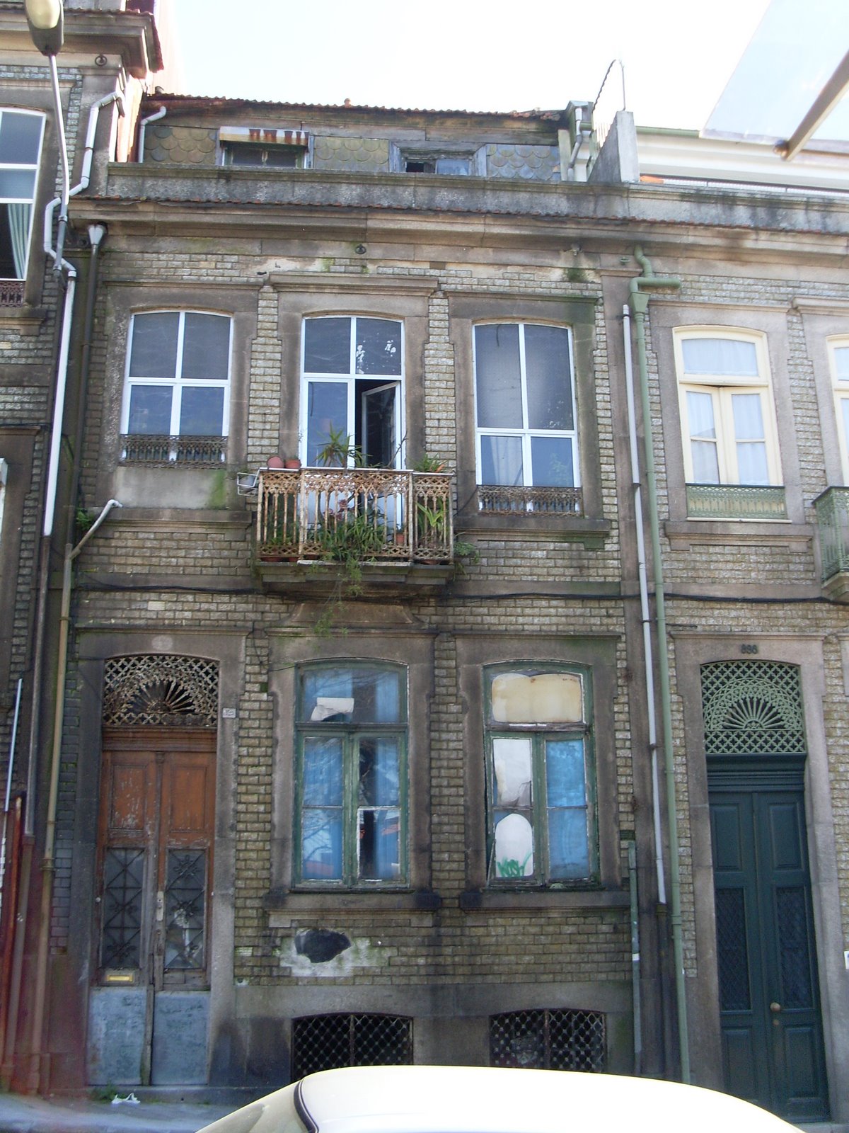 [SL371044.JPG]