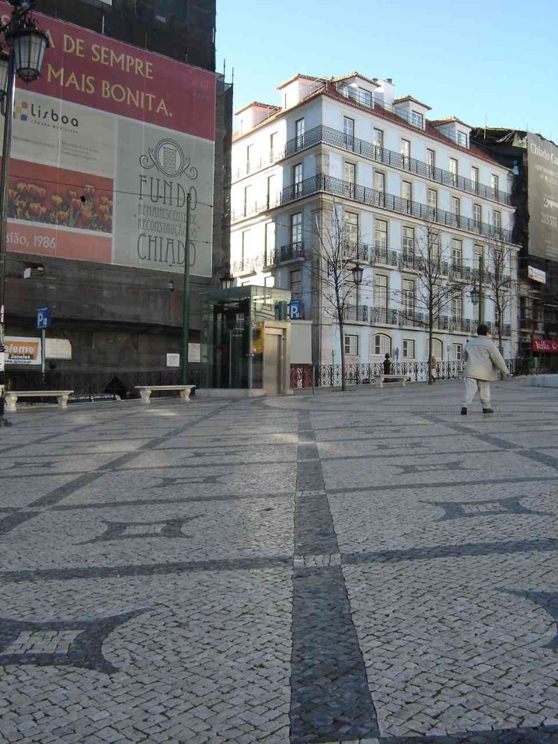 [Lisabonski+crno-+beli+svet+2..jpg]