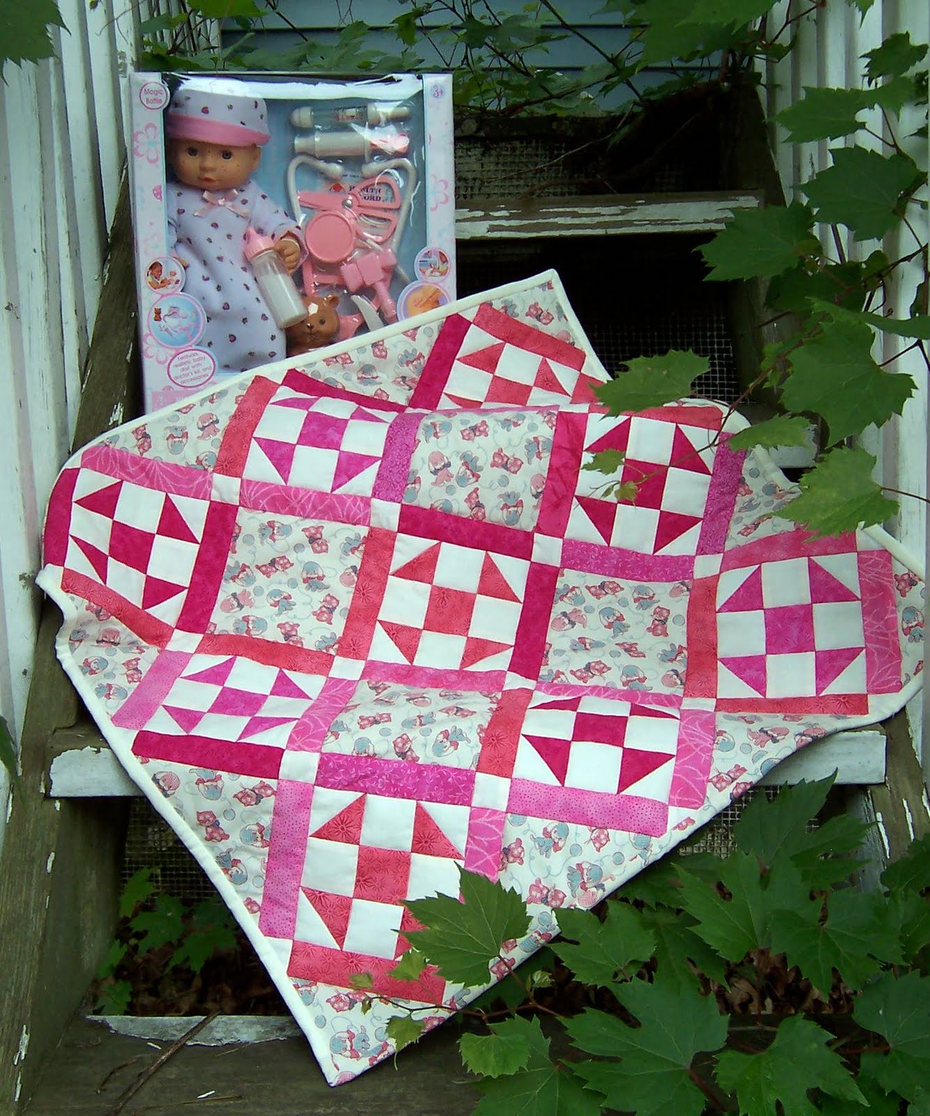 katiemaytoo quilts another dolly quilt (or two)