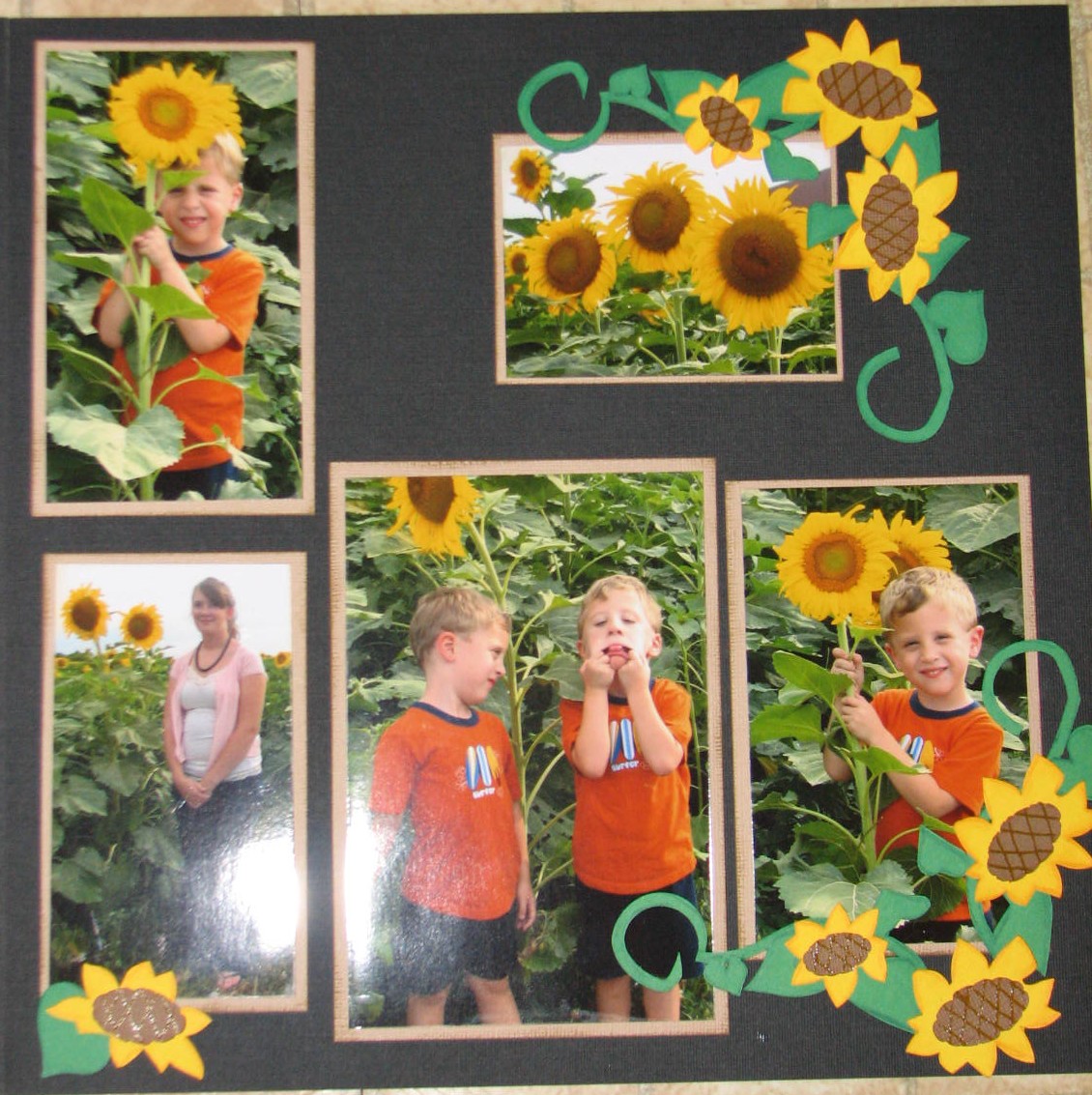 [Sept+2008+scrap+pages+Sunflowers+and+flag+(2).JPG]