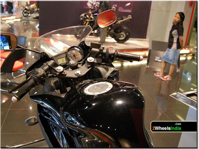 Clips ons and Digital Speedometer of the Yamaha YZF-R15