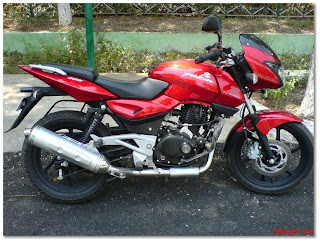 My Friend's Nilu's New Pulsar 200 DTSi