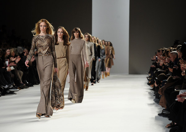 [Runway+-+Chloe+FW1011+via+coutorture.jpg]