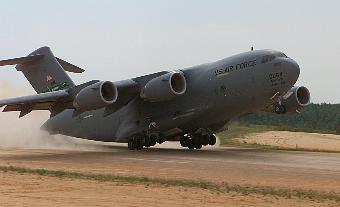 [C-17+Globemaster+III.jpg]