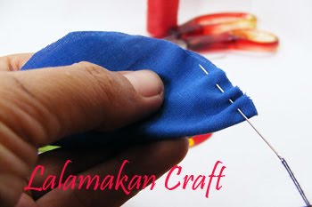 buah untuk kelopak bunga dan 1 buah untuk tengah bunga