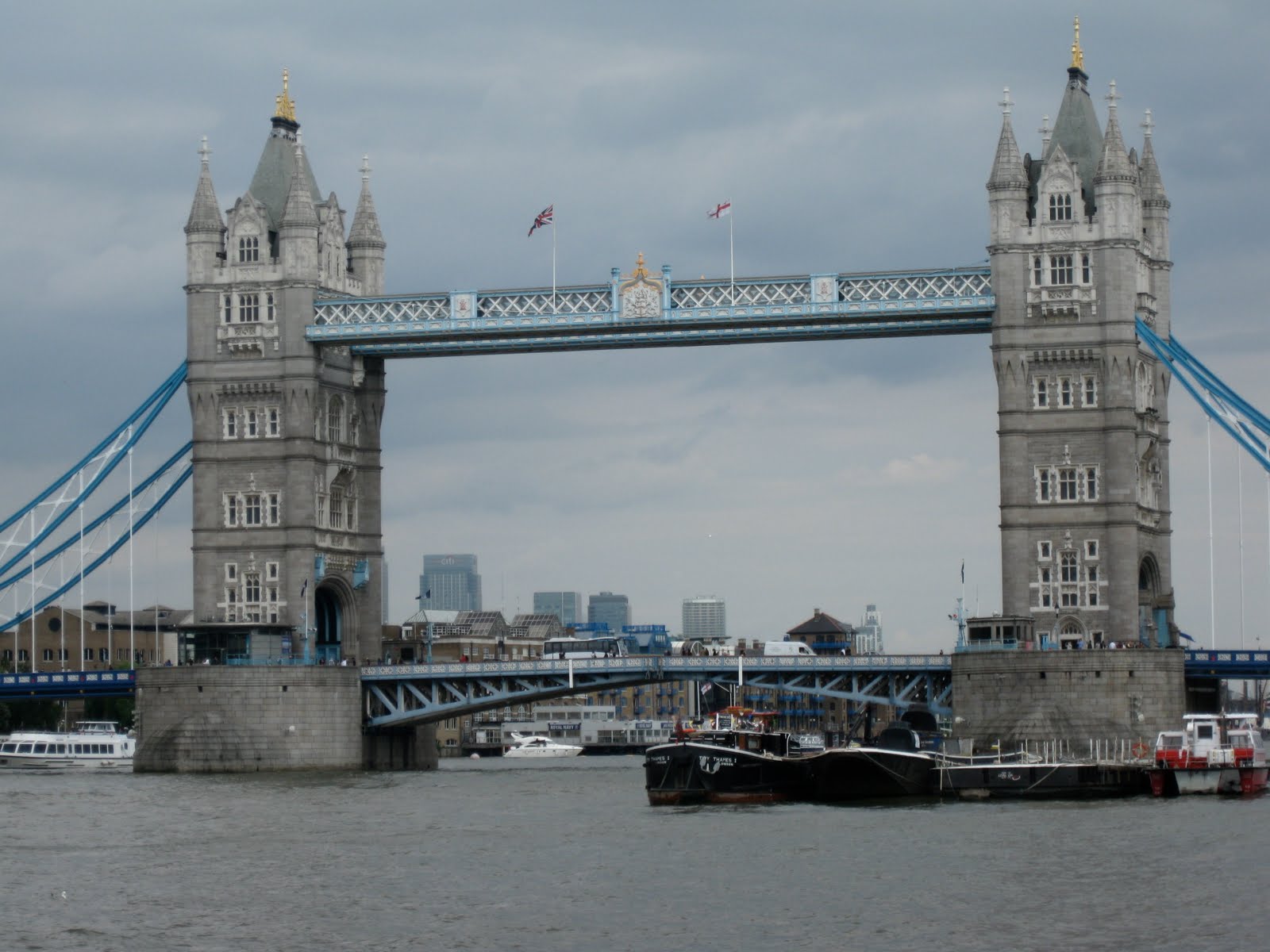 Exploring the United Kingdom...and Beyond Visiting the Major Landmarks
