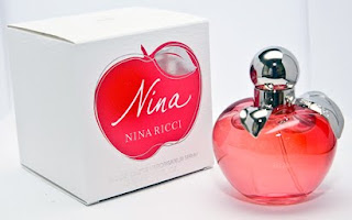 http://4.bp.blogspot.com/_YAvmwh92iy8/SoHS0W0zZNI/AAAAAAAAFpw/XZAnOT5POX0/s400/nina-ricci-fragrance-perfume.jpg