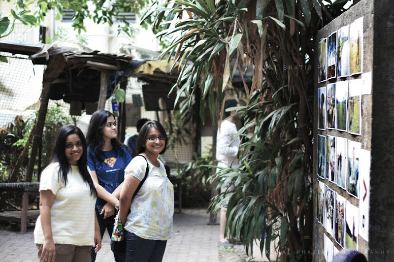 blind boys street photography exhibition blowup bombay in bandra in mumbai by kunal bhatia