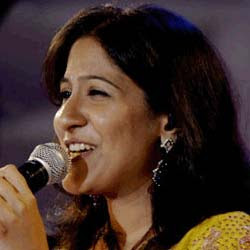 Singer Swetha engaged to Ashwin