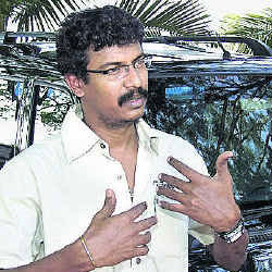 Samuthirakani wows in Malayalam Samuthirakani wows in Malayalam
