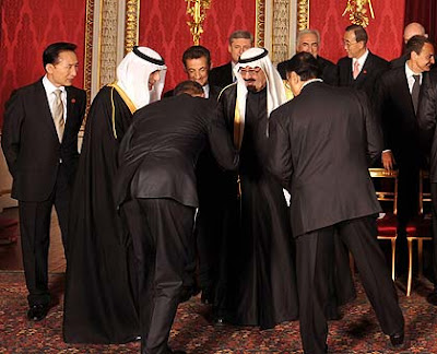 obama-bow.jpg