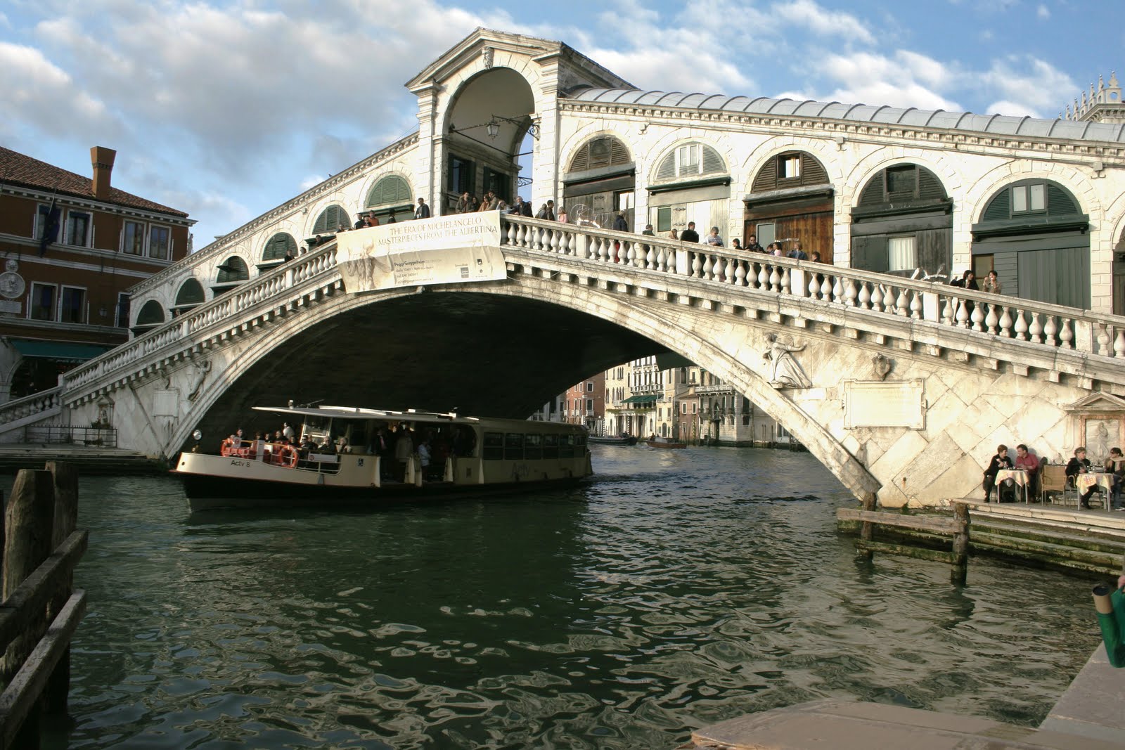 [Venice_-_Rialto_Bridge_-_01.jpg]