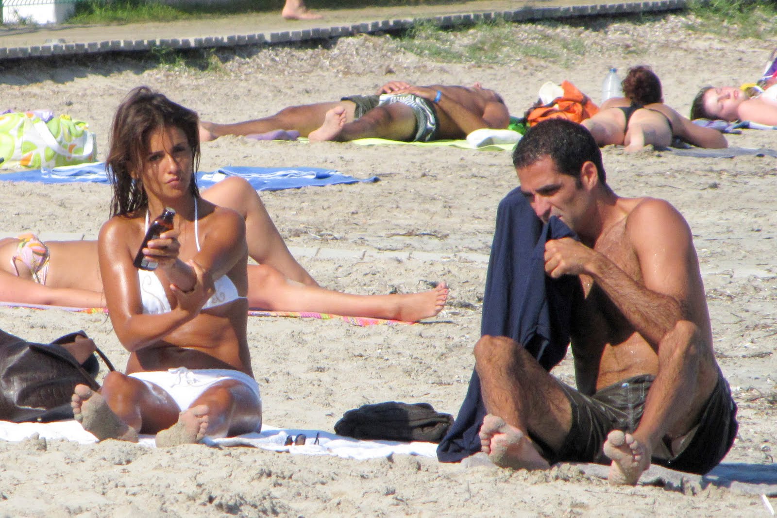 http://4.bp.blogspot.com/_YIUlg7ORlo4/TGlqOwFR3_I/AAAAAAAAEr8/uSiE1L4aGss/s1600/Monica+Cruz+2.jpg