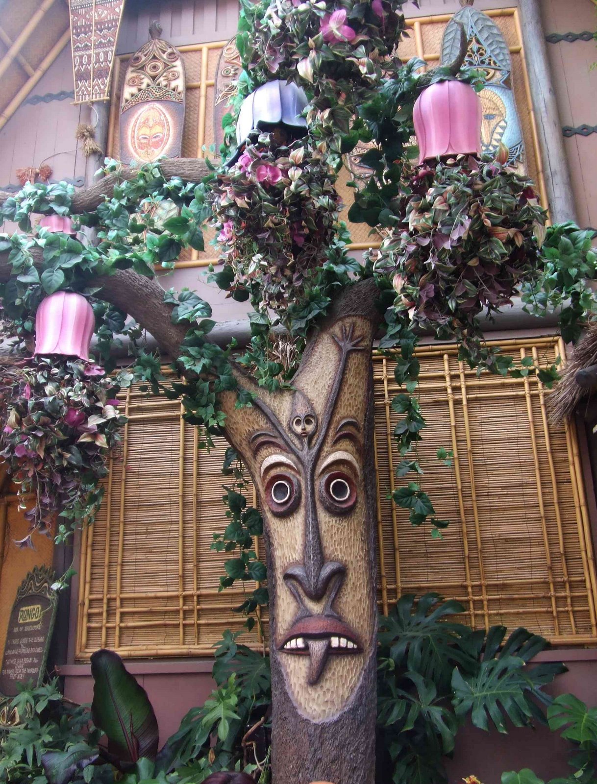 [Disney01.jpg]