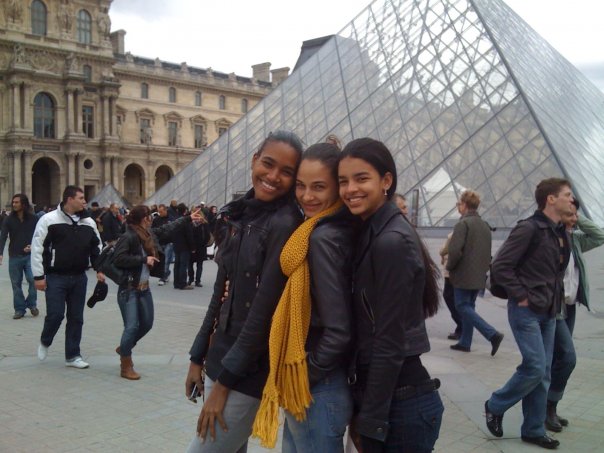 [Arlenis+Sosa+and+Roza+Gough+paris.jpg]