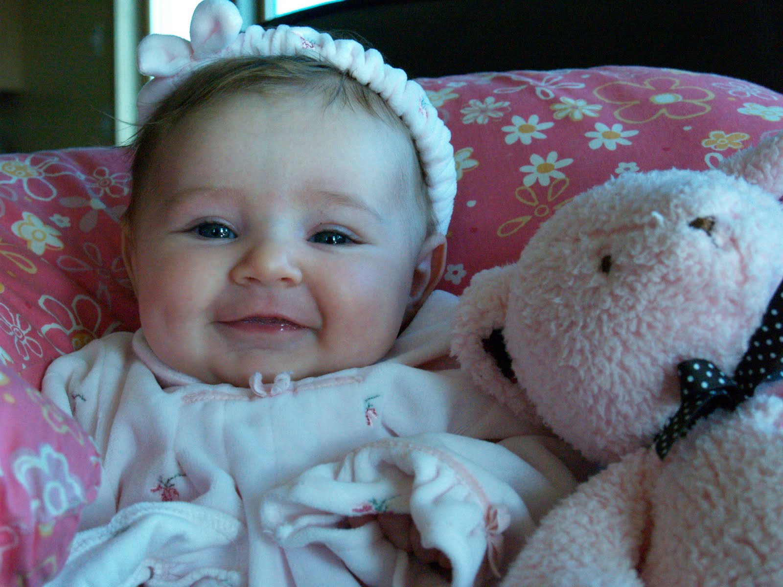 [anika_3months+002.jpg]