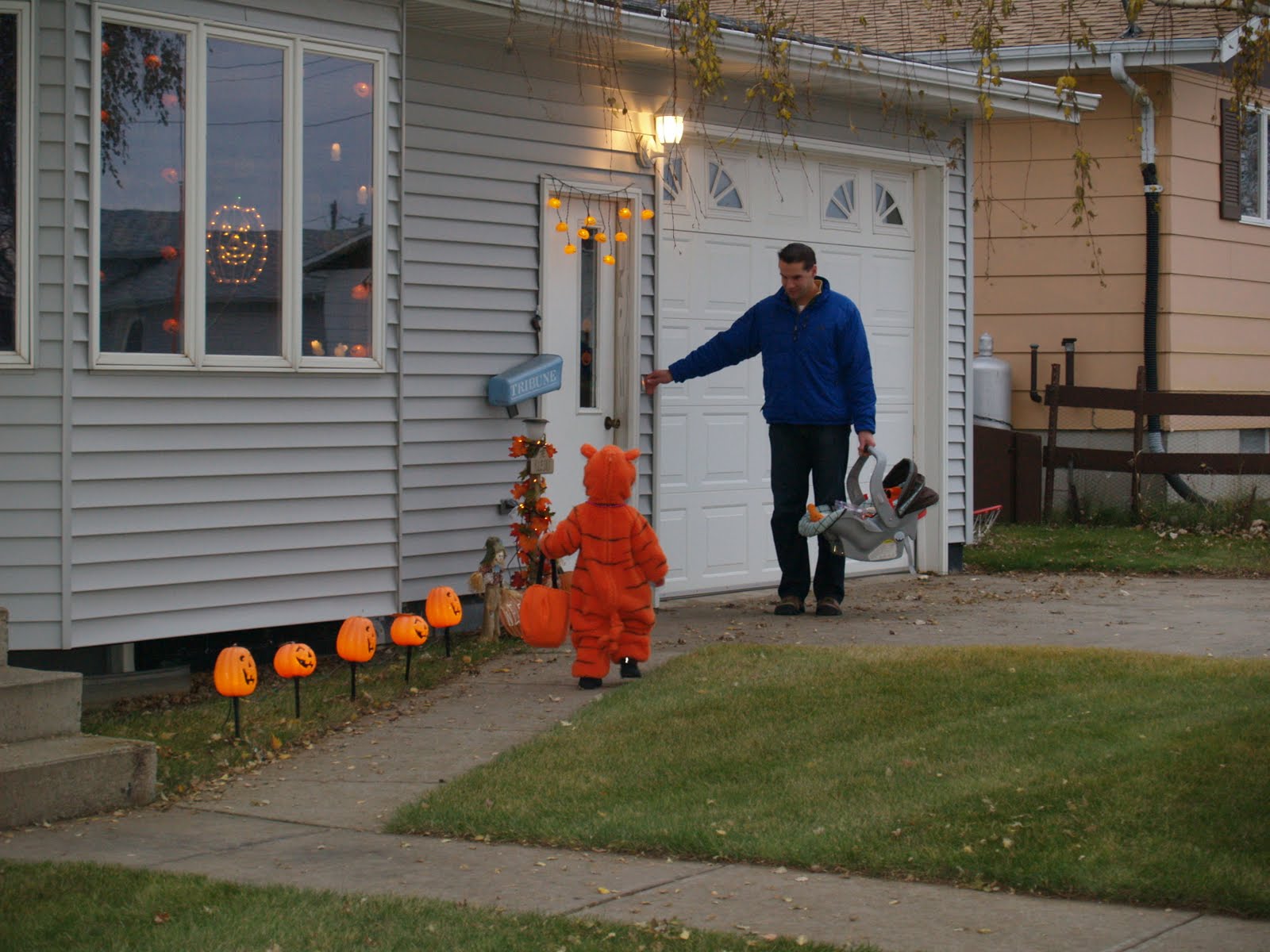 [Halloween09+020.jpg]