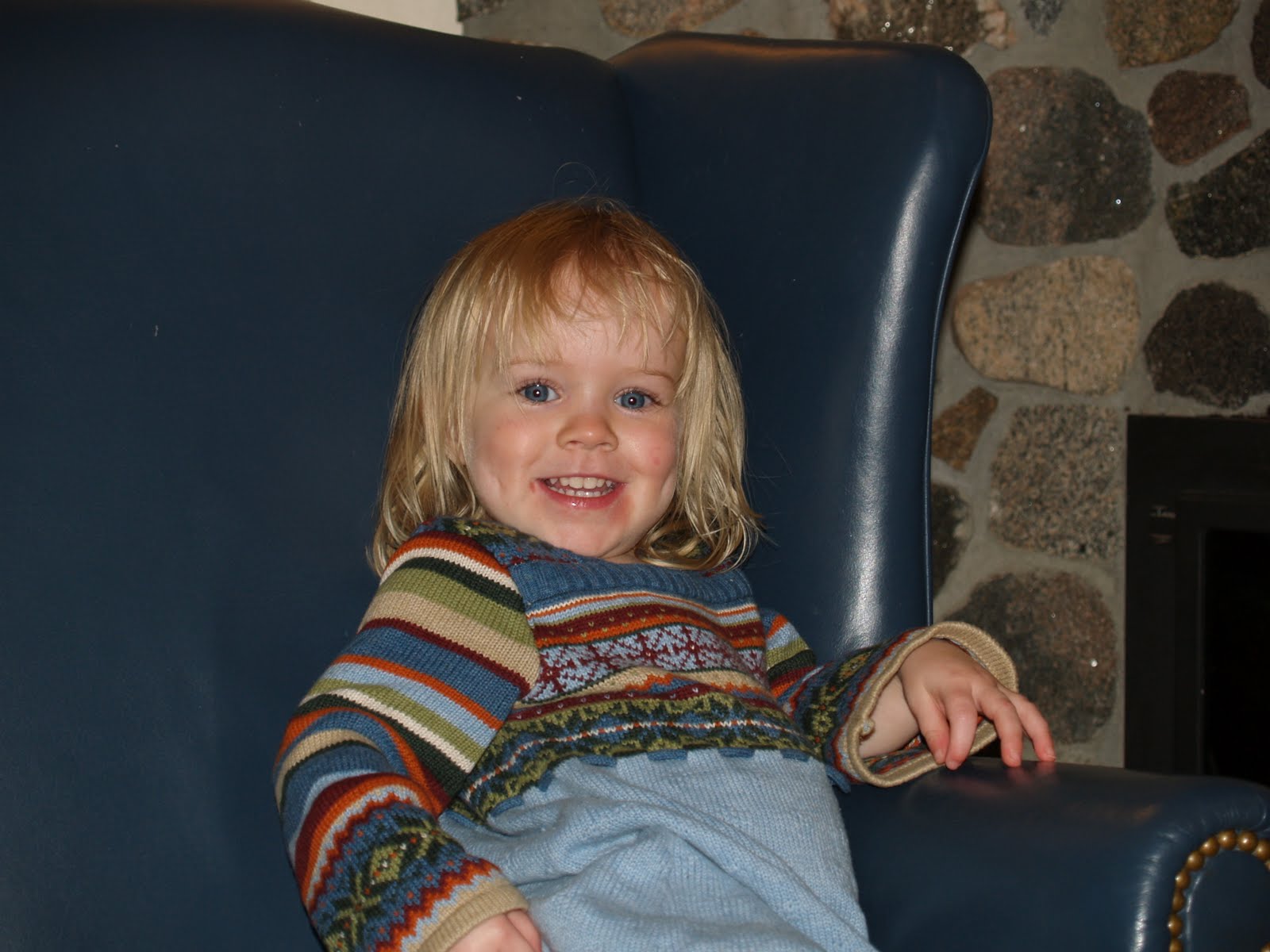 [bluechair+007.jpg]