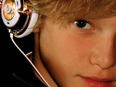 Cody Simpson - Round Of Applause Lyrics + Letras + Lirik + Tekst + Text + 가사 + Testo + 歌詞 + Paroles + Source: Lyrics-Video-Music.blogspot.com + Video Music Song Lyrics Cody Simpson - Round Of Applause