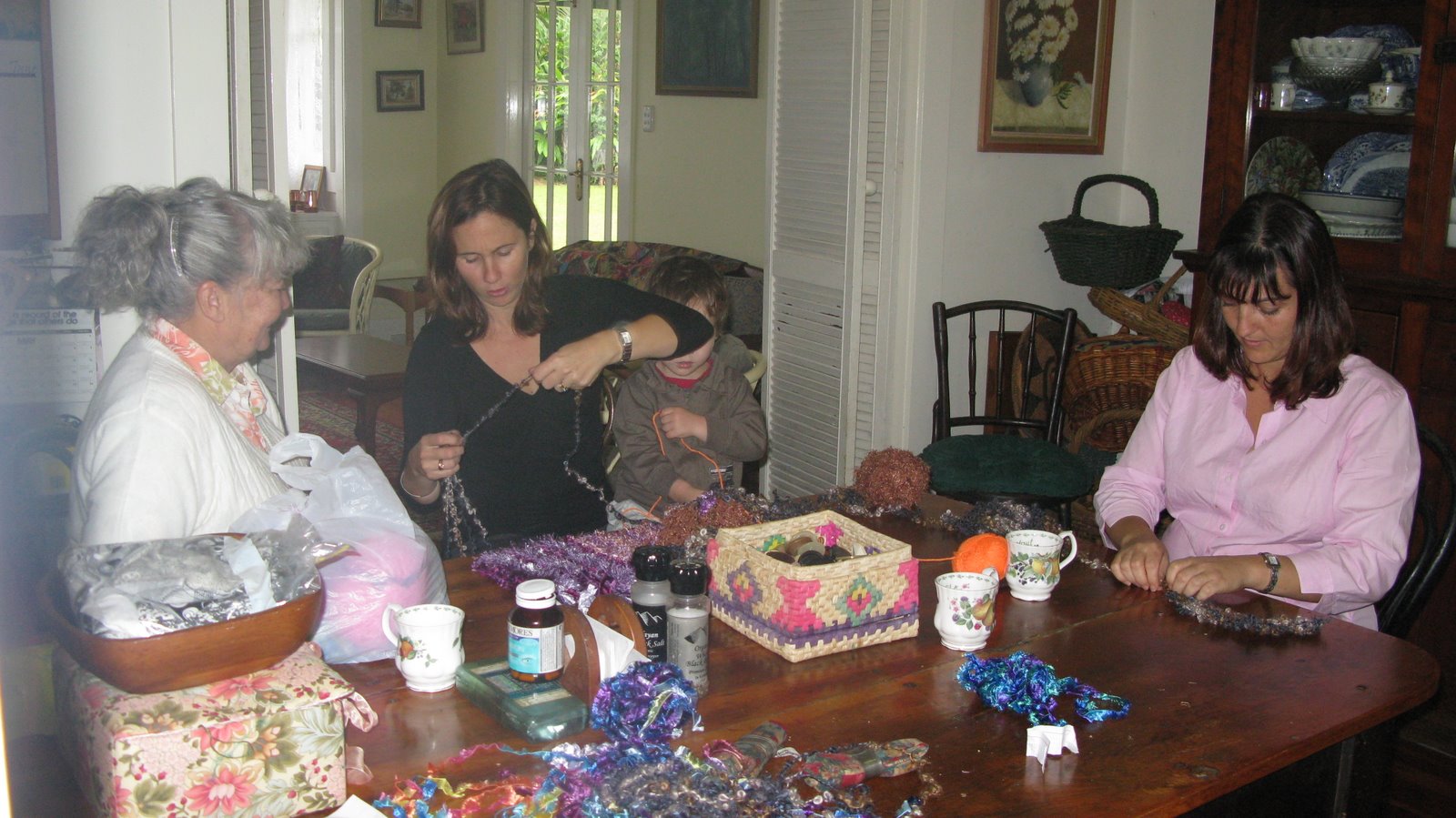 [Girlie+session+with+wool+and+buttons+004.jpg]