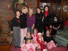 Left 2 Right: Granny,Happy,Laura,Molly,Mamma,Meagan,Ali,Me,Cam,and Brian!!!